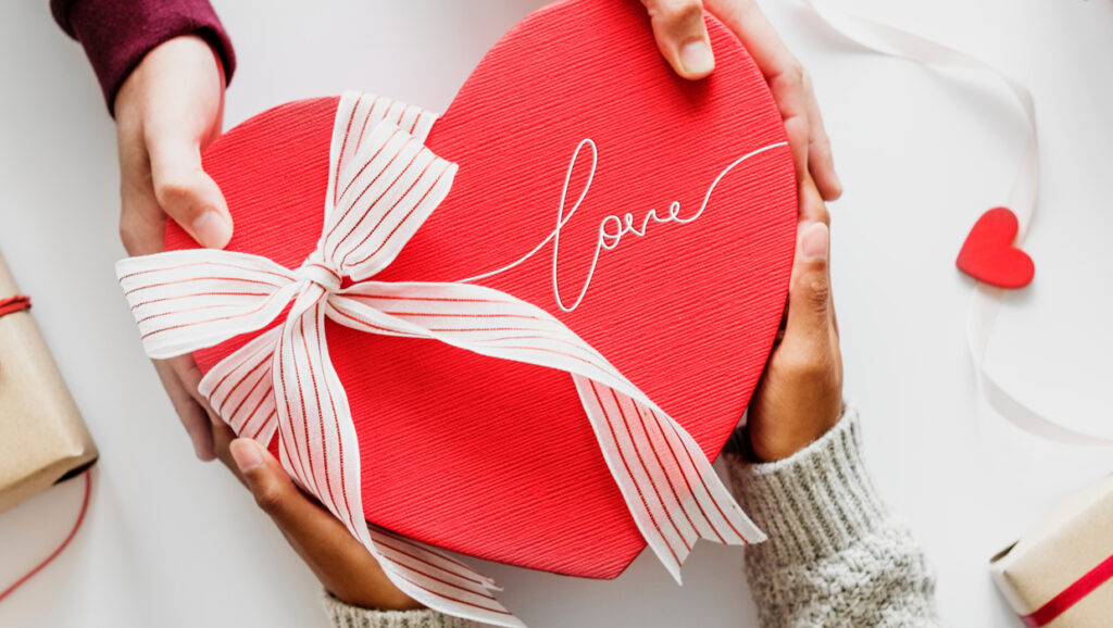 cheap valentines day gift ideas blog 1240x700